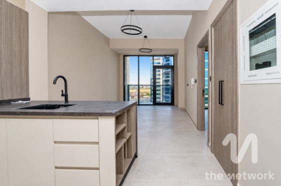 Part Golf View | Vacant | Big Balcony — Golf Vista Heights