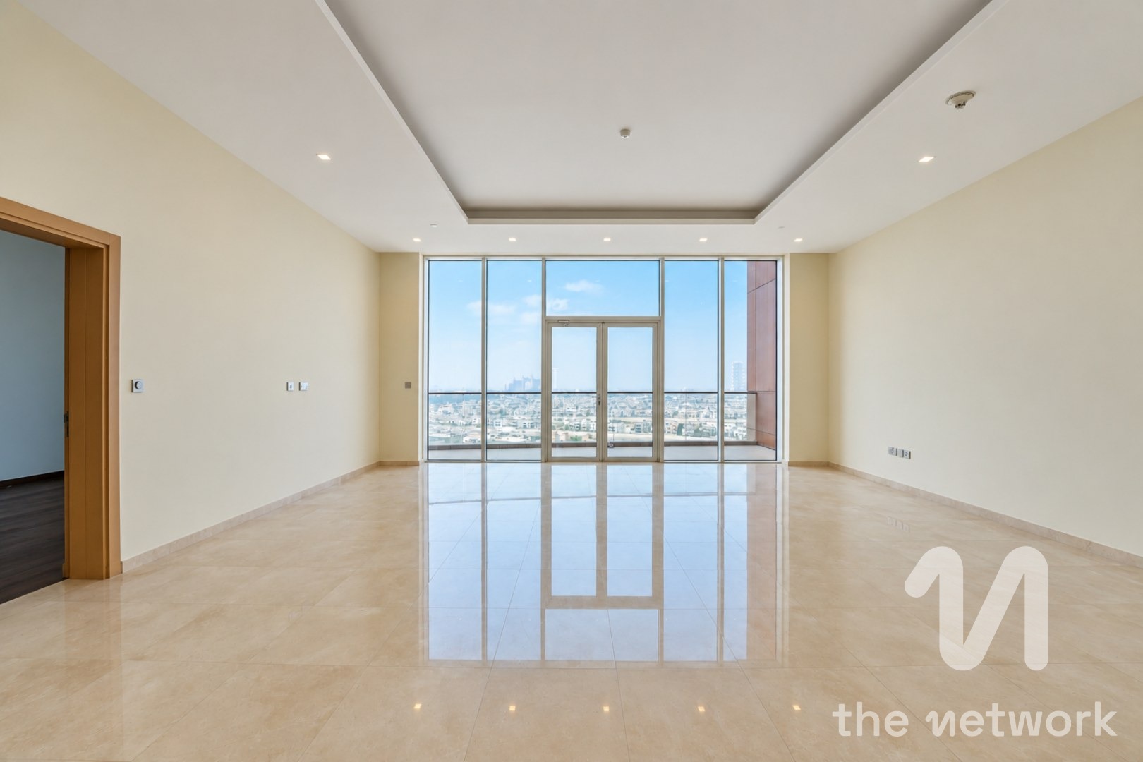 Vacant | Highest Floor | Upgraded Bathrooms | Rare — Aquamarine