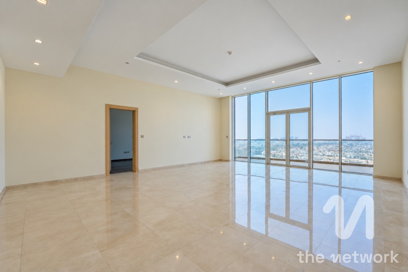 Vacant | Highest Floor | Upgraded Bathrooms | Rare — Aquamarine
