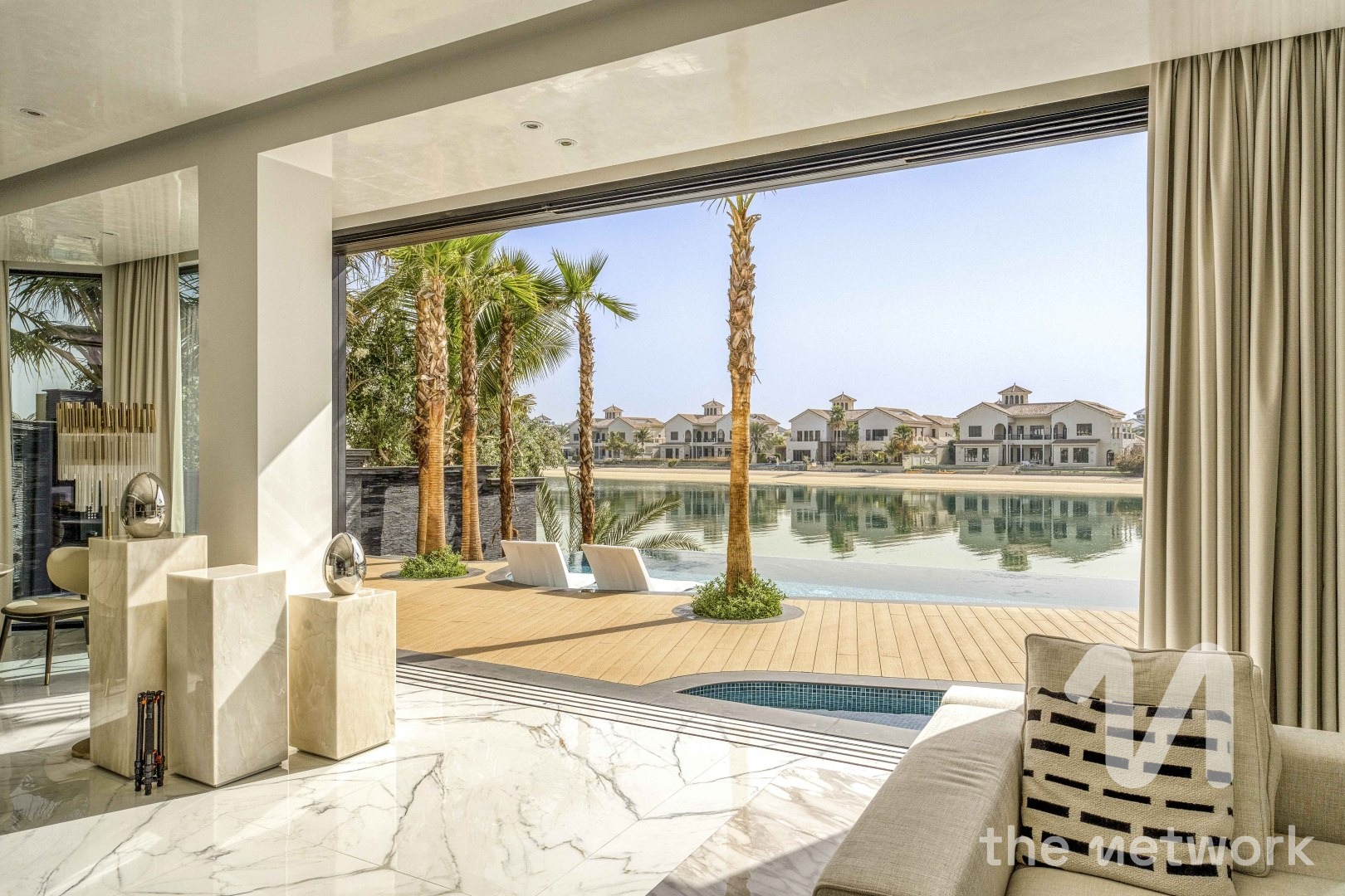 Fully Renovated | Vacant On Transfer | 5Bed Atrium — Garden Homes Frond E